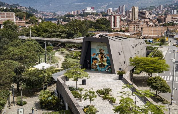 Medellín: Un viaje desde el corazón de la historia en el Museo Casa de la Memoria