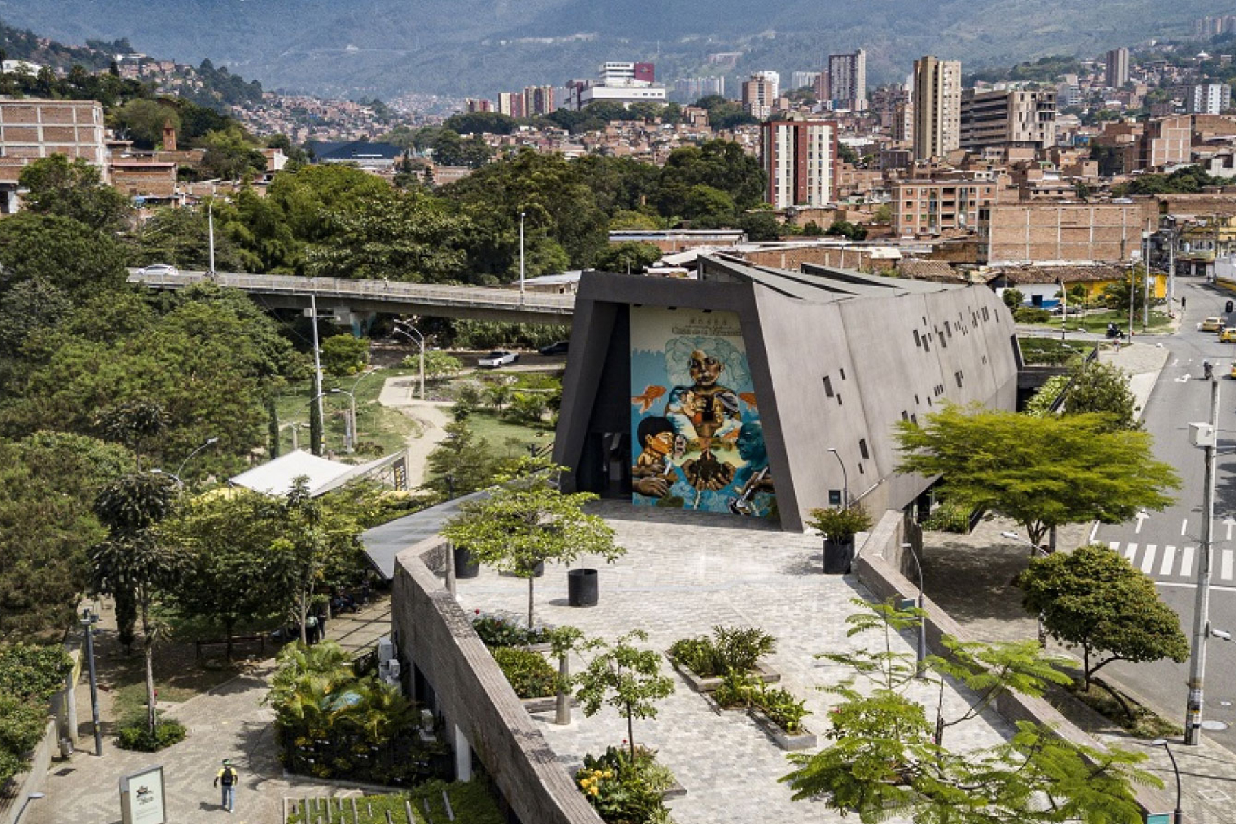Medellín: Un viaje desde el corazón de la historia en el Museo Casa de la Memoria