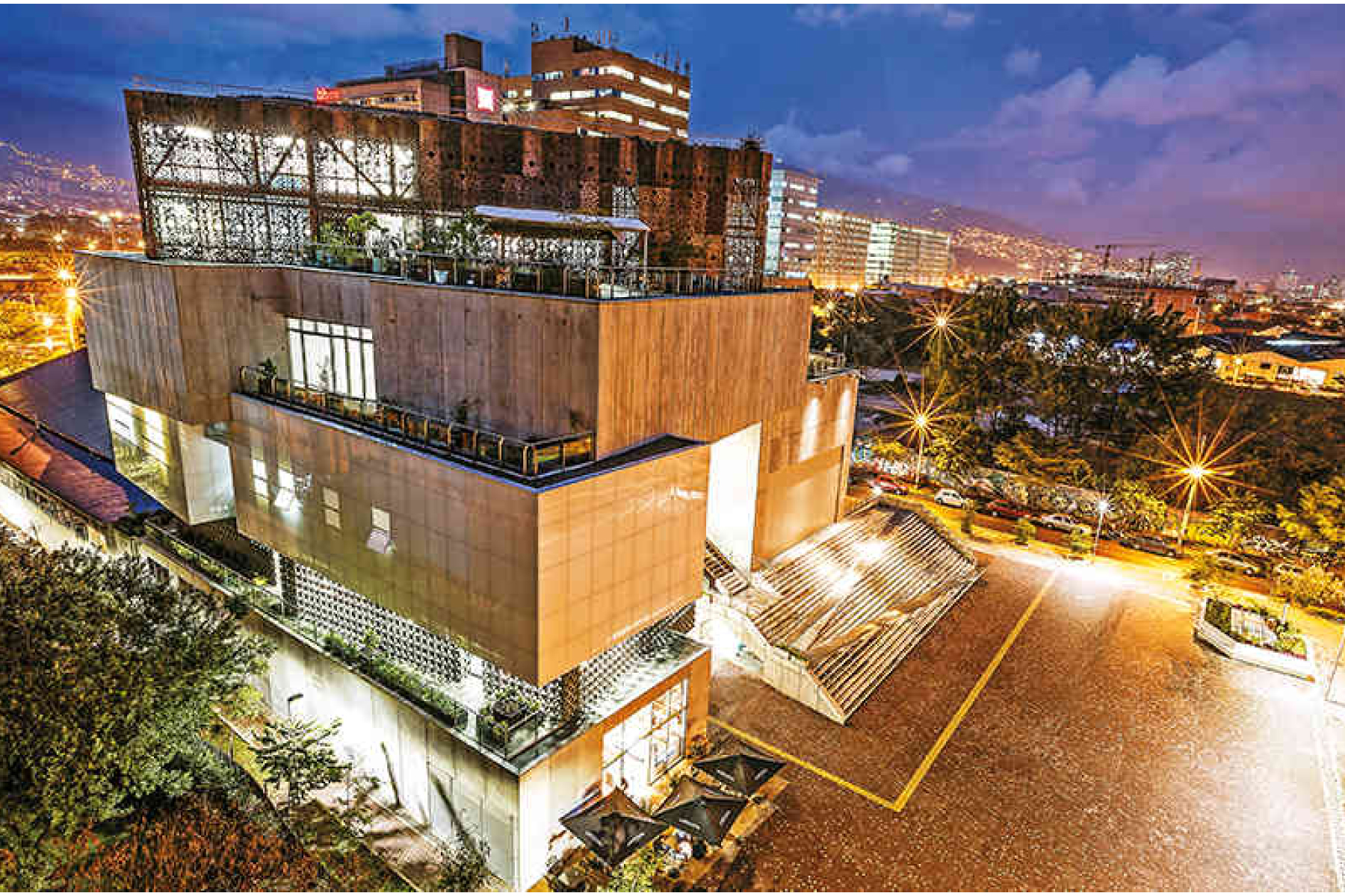 Donde el arte se encuentra con el confort: Una tarde en el Museo de arte moderno en Medellín y una noche en 1616 Hotel.