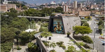 Medellín: Un viaje desde el corazón de la historia en el Museo Casa de la Memoria